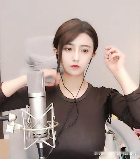 韩国女主播前男友报复,爱恨交织的直播风暴